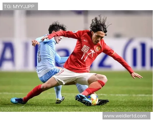 鲁能与恒大球迷激情对决精彩瞬间回顾视频分享