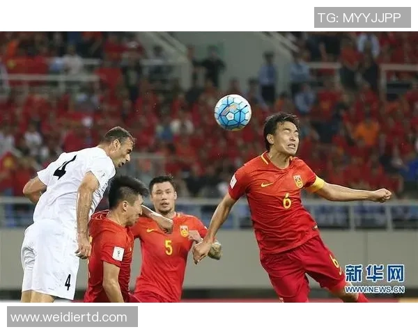 中国12强赛对决伊朗队全力争胜展现足球实力与激情