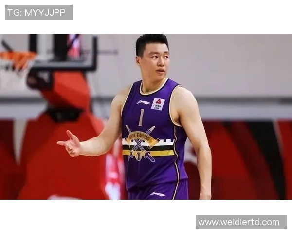 李根：从篮球场上的闪耀之星到生活中的坚韧奋斗者