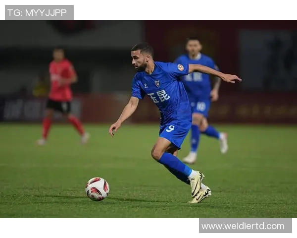 广州足球队盯防策略分析及其在比赛中的成效与不足之处探讨 广州足球队盯防策略分析及其在比赛中的成效与不足之处探讨