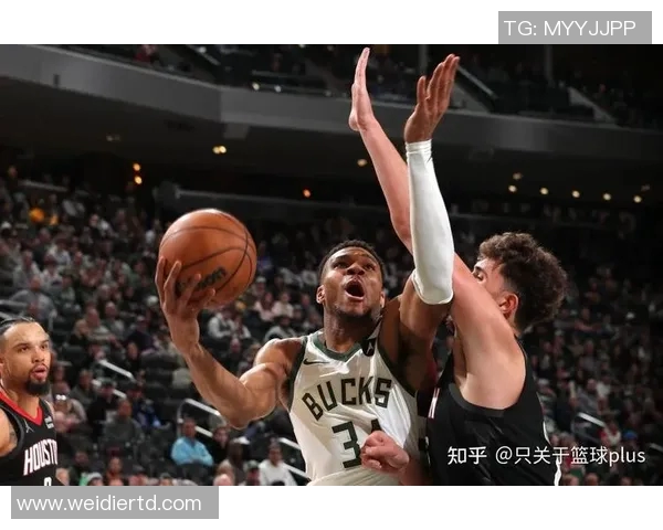 猛龙与雄鹿对决分析526场比赛的战术策略与球员表现解读 猛龙与雄鹿对决分析526场比赛的战术策略与球员表现解读