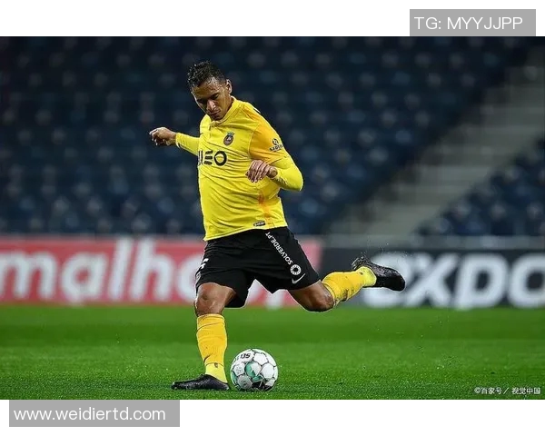 里奥阿维与艾维斯的精彩对决揭示足球战术与团队合作的魅力